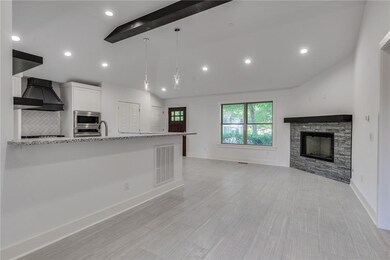 417 NW 7th St, Bentonville, AR 72712 - photo 2