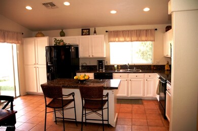 GREAT OPEN KITCHEN W/ GRANITE TOPS