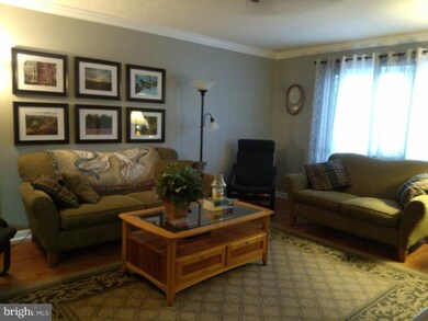 2527 Casimir St, Philadelphia, PA 19137 - photo 3