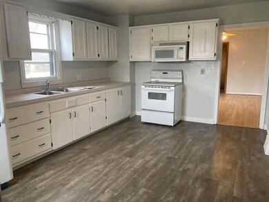 kitchen and dining<|><|>
