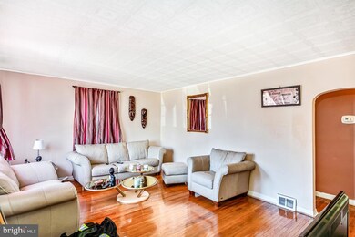 8 Golf Rd, Darby, PA 19023 - photo 2