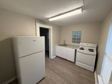 1817 San Luis St unit 2, San Antonio, TX 78207 - photo 2
