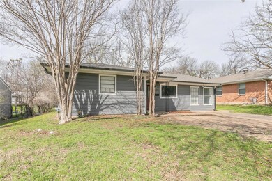 1226 SW 5th St, Grand Prairie, TX 75051 - photo 3