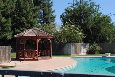 Gazebo brought in from Philadelphia