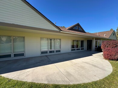 9221 St Andrews Cir, Klamath Falls, OR 97603 - photo 7