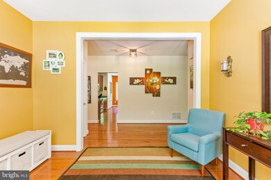 796 Richardson Dr, Harwood, MD 20776 - photo 5