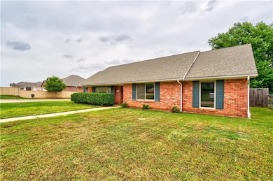 6612 N Ann Arbor Ave, Warr Acres, OK 73132 - photo 2