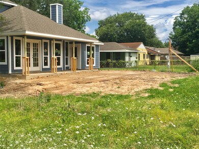 4302 Busiek St, Houston, TX 77022 - photo 6