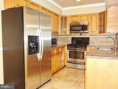 4047 Chetham Way unit 18, Woodbridge, VA 22192 - photo 3