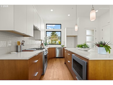 2407 E 6th St, Vancouver, WA 98661 - photo 7