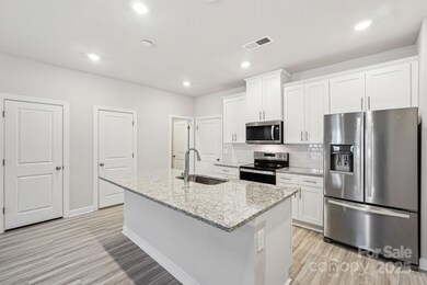 135 Utility Ln unit B, Mooresville, NC 28115 - photo 4