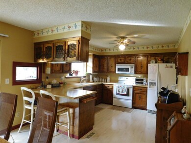 124 Swarthout Cir, Grants Pass, OR 97527 - photo 5