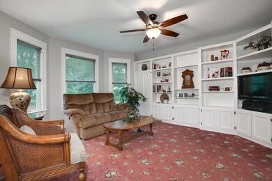 2 Warsaw St, Uxbridge, MA 01569 - photo 6