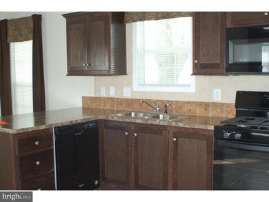 89 Pennington Dr, Pennsville, NJ 08070 - photo 2