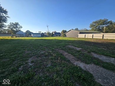 6 SW 8th St, Linton, IN 47441 - photo 3