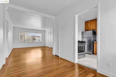 5492 Ruth Ave, Oakland, CA 94601 - photo 4