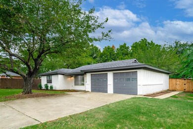 356 Patricia Ln, Bedford, TX 76022 - photo 2