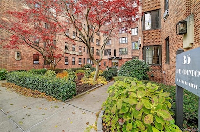 The Croydon unit 6K, Bronxville, NY 10708 - photo 2