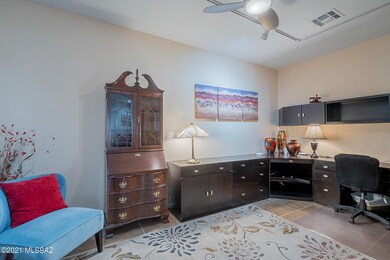 Perfect Home Office w/built-in-furniture