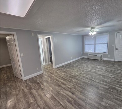 1400 Strawberry Place unit 6, Plant City, FL 33563 - photo 4