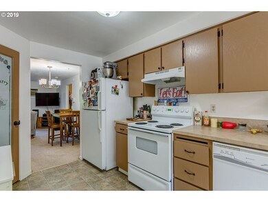 430 S Wynooski St, Newberg, OR 97132 - photo 6