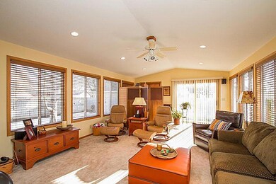 familyroom_700