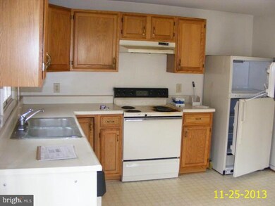 6015 Somerset Rd, Riverdale, MD 20737 - photo 5