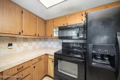 6 - 2739 Riviera Dr (22)