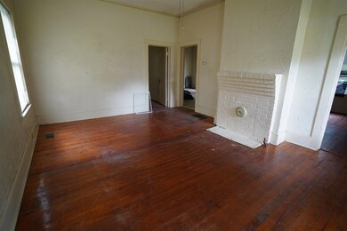 17 Gallon St, Laurens, SC 29360 - photo 4