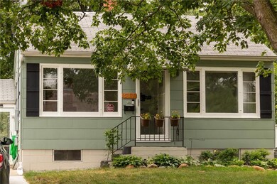 517 W 5th St S, Newton, IA 50208 - photo 3