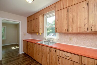 4015 E 32nd St, Des Moines, IA 50317 - photo 6