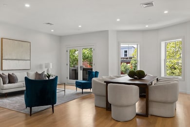 6 Claflin Rd unit 4, Brookline, MA 02445 - photo 2