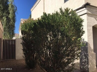 P1699487_side 2