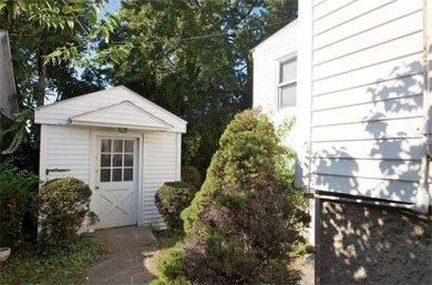 62 Saint James Rd, Medford, MA 02155 - photo 4