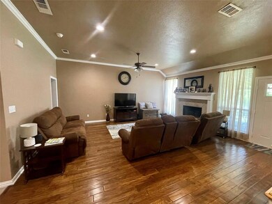 313 W Collom St, Decatur, TX 76234 - photo 5