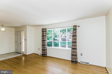 8024 Aladdin Dr, Laurel, MD 20723 - photo 5