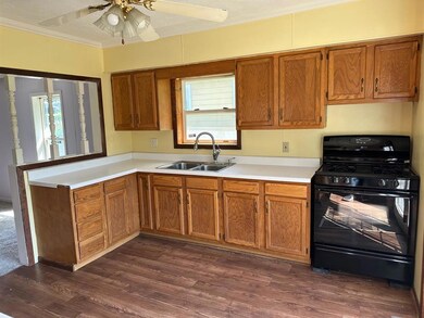 912 Lewis Ave, Des Moines, IA 50315 - photo 7