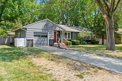 907 NW B St, Blue Springs, MO 64015 - photo 3