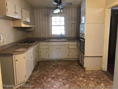 899 Montclair Rd, Fayetteville, NC 28314 - photo 3