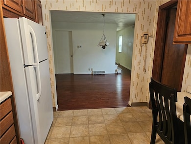 137 Washington St, Cokeburg, PA 15324 - photo 7