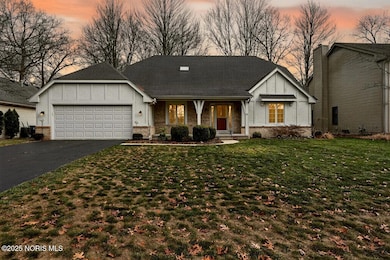 4414 Todd Dr, Sylvania, OH 43560 - photo 2