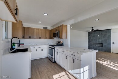 5128 Mountain View Dr, Las Vegas, NV 89146 - photo 5