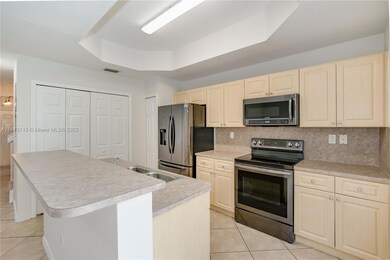 10678 SW 8th St unit 203, Pembroke Pines, FL 33025 - photo 4