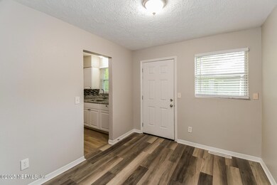 004-photo-dining-room-13722657