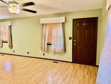 3122 Morgan Ave, Parsons, KS 67357 - photo 4