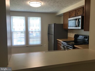 9402 Chippenham Dr, Laurel, MD 20723 - photo 5