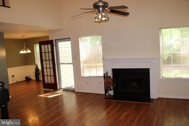 10223 Faire Commons Ct, Burke, VA 22015 - photo 7