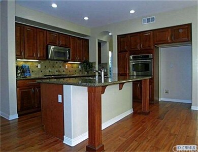 Gourmet kitchen