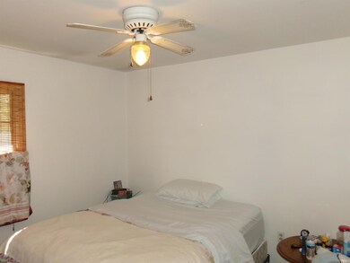 822 Harrison St, Covington, IN 47932 - photo 6