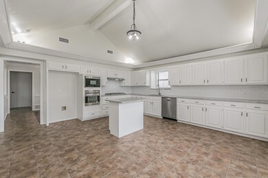 8909 Marti Ln, North Richland Hills, TX 76182 - photo 7